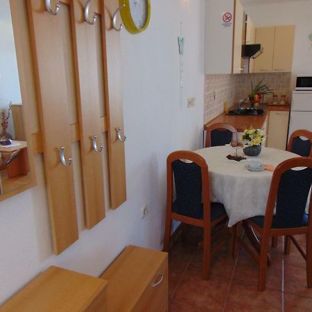 Apartment Mia Malinska Eksteriør bilde